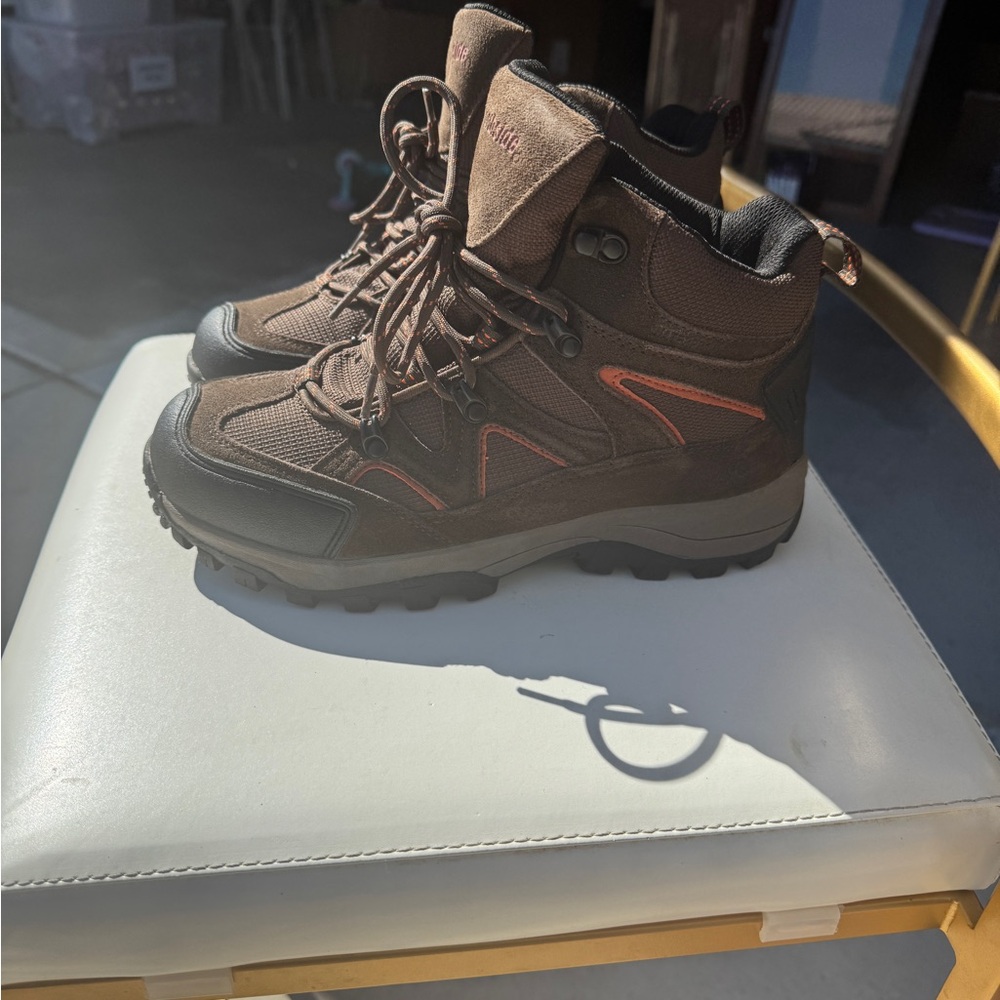 Northside Men's Brown and Black Hiking Boots